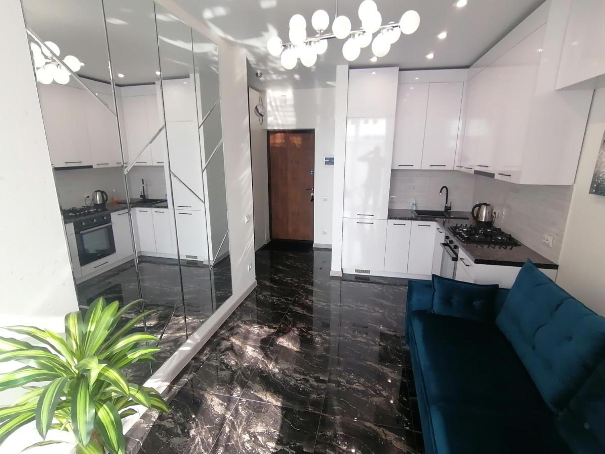 Apartamento Новобудова Сам Центр Вул Шевченка 60 Оперний 10Хв Leópolis Exterior foto
